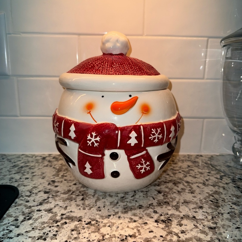 Snowman cookie jar